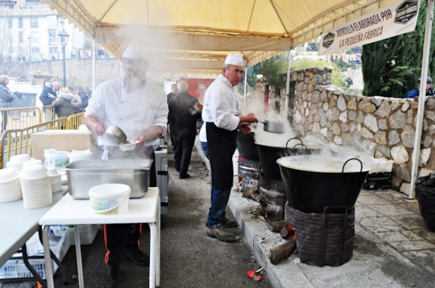 Tradicional Olla de San Antón de Monachil en años anteriores (AYTO. MONACHIL)