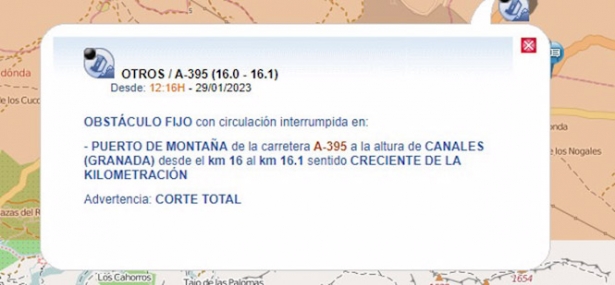 Cortada al tráfico la A-395 a su paso por canales por un desprendimiento de ladera (EMERGENCIAS 112 ANDALUCÍA)
