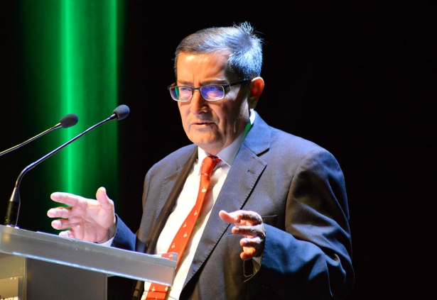 José Entrena en un momento del encuentro informativo de Europa Press en CajaGranada Fundación (J. PALMA)