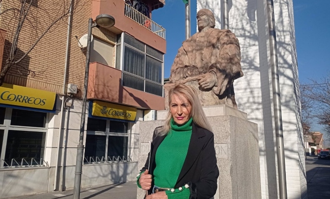 La concejal de Vox en el Ayuntamiento de Santa Fe (Granada), Silvia Enríquez (VOX) 