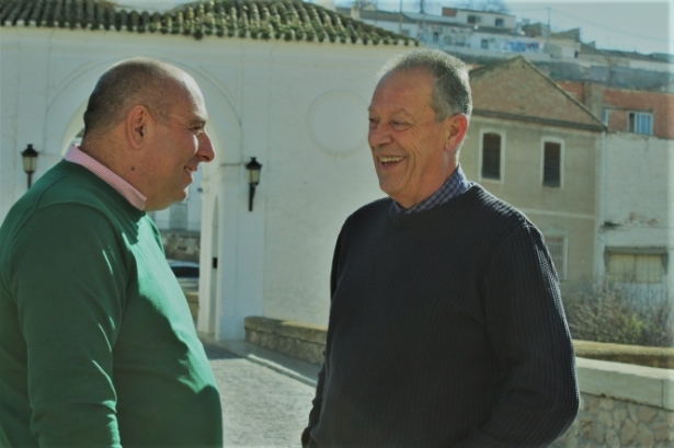 Iván fernández y el actual alcalde, Francisco Javier García (IU)
