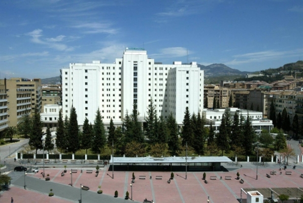 El Hospital Universitario Virgen de las Nieves de Granada, archivo (EUROPA PRESS) 