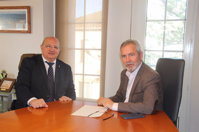 Los presidentes de los puertos de Motril (Granada) y Melilla, José García Fuentes, y Víctor Antonio Gamero García (PUERTO DE MOTRIL) Los presidentes de los puertos de Motril (Granada) y Melilla, José García Fuentes, y Víctor Antonio Gamero García (PUERTO DE MOTRIL)