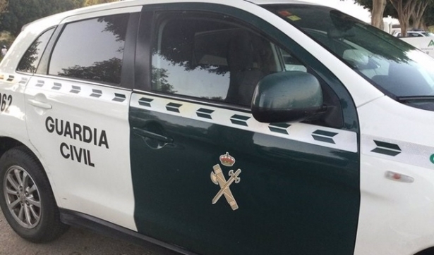 Vehículo de la Guardia Civil (112)
