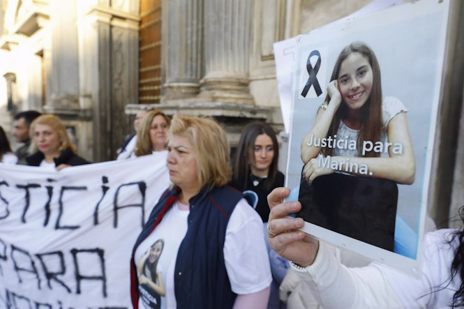 Familiares y amigas de Marina se manifiestan antes del inicio del juicio en Granada contra la asesina confesa de la joven. Archivo. (ÁLEX CÁMARA - EUROPA PRESS( Familiares y amigas de Marina se manifiestan antes del inicio del juicio en Granada contra la asesina confesa de la joven. Archivo. (ÁLEX CÁMARA - EUROPA PRESS(