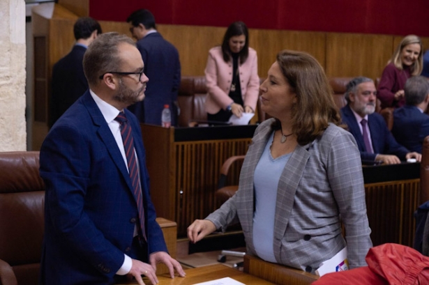 Mariano García junto a Carmen Crespo (PP)