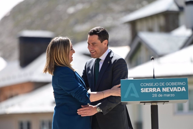 a consejera de Fomento, Marifrán Carazo, y el presidente de la Junta de Andalucía, Juanma Moreno (ÁLEX CÁMARA / EUROPA PRESS) a consejera de Fomento, Marifrán Carazo, y el presidente de la Junta de Andalucía, Juanma Moreno (ÁLEX CÁMARA / EUROPA PRESS)