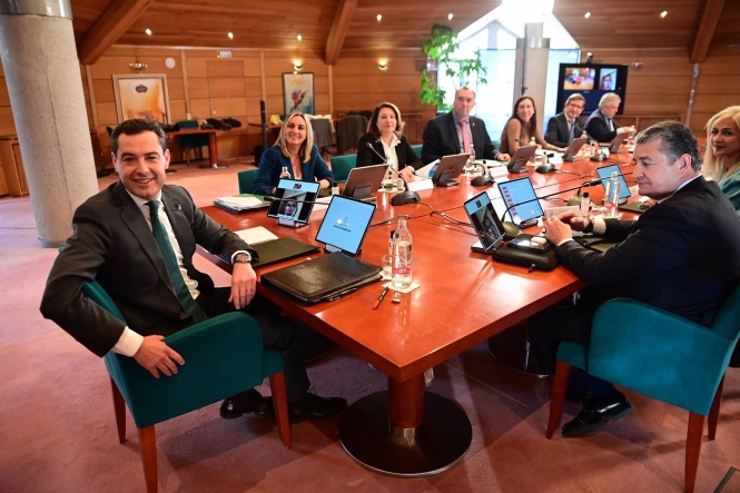 Reunión ordinaria del consejo de gobierno de la Junta en Sierra Nevada, presidida por el presidente andaluz, Juanma Moreno (ÁLEX CÁMARA-EUROPA PRESS) Reunión ordinaria del consejo de gobierno de la Junta en Sierra Nevada, presidida por el presidente andaluz, Juanma Moreno (ÁLEX CÁMARA-EUROPA PRESS)