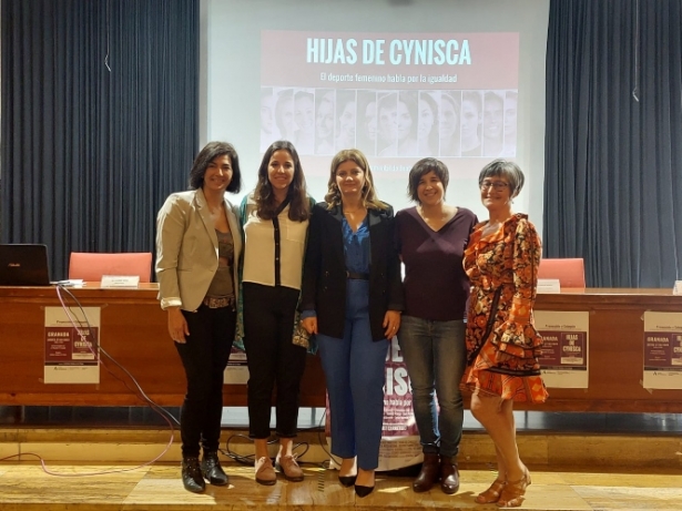 Participantes en la charla (JUNTA)