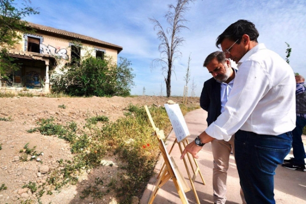 Jacobo Calvo y Francisco Cuenca en el entorno del Cortijo de los Cipreses (PSOE)