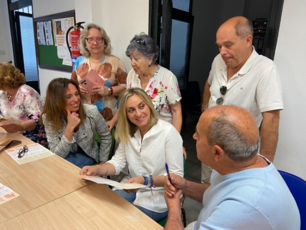 Reunión de Marifrán Carazo con Consejo de Municipal de Mayores (PP) 