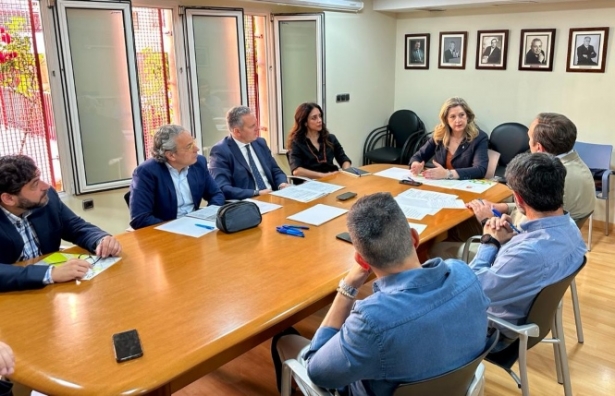 Imagen de la reunión (VOX) 