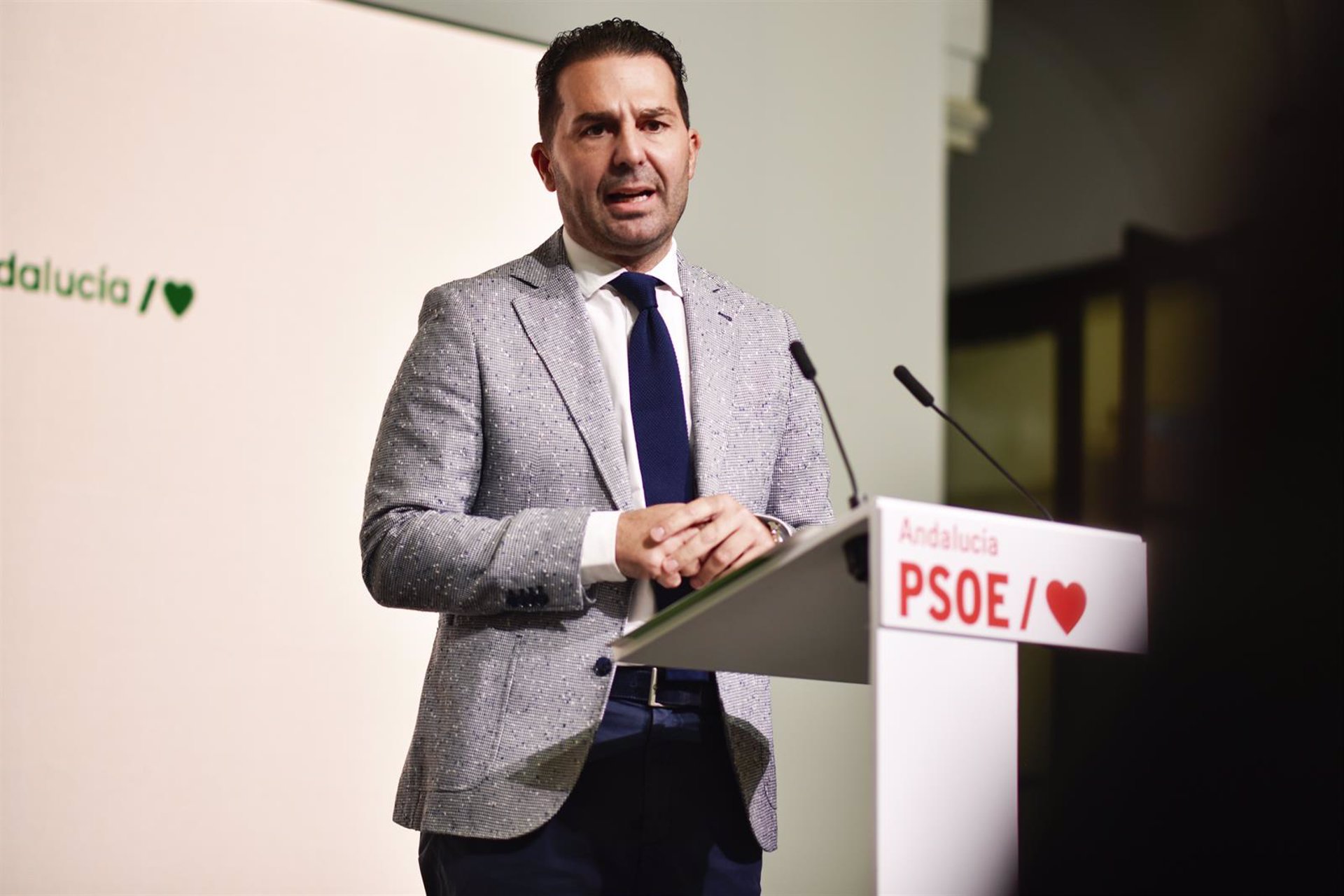 El secretario de Organización del PSOE-A, Noel López, en rueda de prensa en una foto de archivo. - PSOE-A