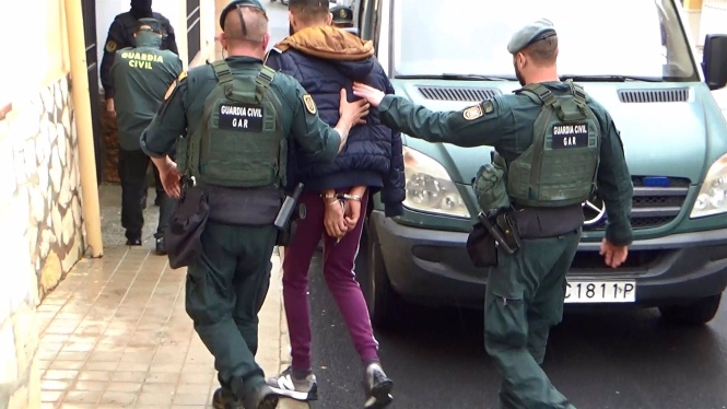 Detención en la operación Nazarí Ordo Alcosto, en la comarca de Guadix, en la provincia de Granada (GUARDIA CIVIL) Detención en la operación Nazarí Ordo Alcosto, en la comarca de Guadix, en la provincia de Granada (GUARDIA CIVIL)
