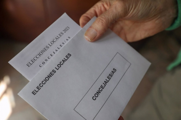 Sobres de votación para las elecciones municipales (MARÍA JOSÉ LÓPEZ/EUROPA PRESS)