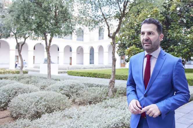 El miembro de la mesa del Parlamento de Andalucía, Noel López, en los pasillos de la Cámara en una imagen de archivo (JOAQUIN CORCHERO - EUROPA PRESS) El miembro de la mesa del Parlamento de Andalucía, Noel López, en los pasillos de la Cámara en una imagen de archivo (JOAQUIN CORCHERO - EUROPA PRESS)