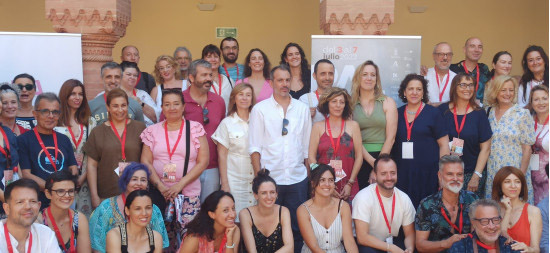 Representantes de SGAE, junto a profesionales, autores y organización de la Feria de Palma del Río (E. RODRÍGUEZ/FUNDACIÓN SGAE) Representantes de SGAE, junto a profesionales, autores y organización de la Feria de Palma del Río (E. RODRÍGUEZ/FUNDACIÓN SGAE)