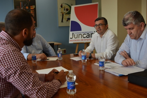 Imagen de la visita a la Asociación de empresarios del Polígono Juncaril (JUNTA) 