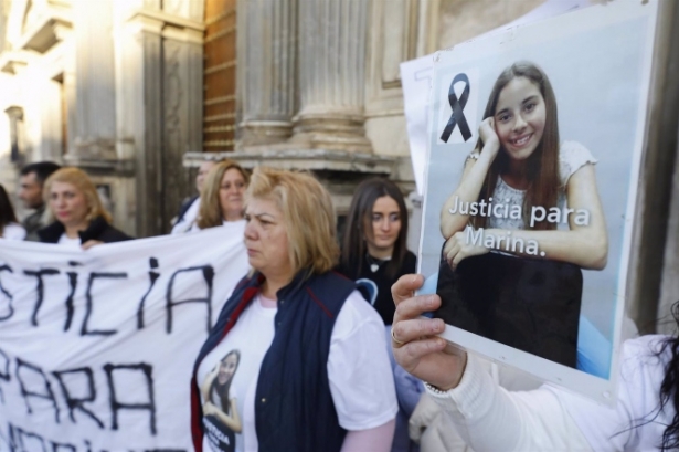 Familiares y amigas de Marina antes del juicio en Granada contra la acusada de matar a la joven Marina (ÁLEX CÁMARA - EUROPA PRESS) 