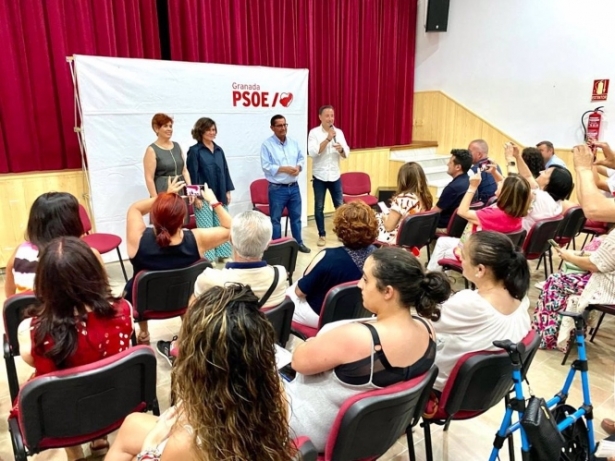 Carmen Calvo y Pepe Entrena en el acto (PSOE) 
