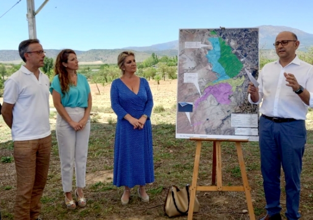 Presentación del proyecto a los regantes de Caniles (JUNTA)