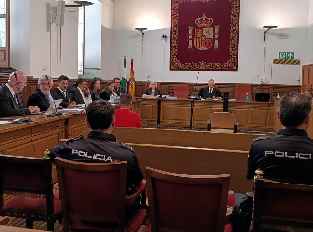 Primera sesión del juicio que se repite en la Audiencia de Granada contra el acusado de matar a una joven en el polígono de Juncaril, en Albolote (EUROPA PRESS) Primera sesión del juicio que se repite en la Audiencia de Granada contra el acusado de matar a una joven en el polígono de Juncaril, en Albolote (EUROPA PRESS)