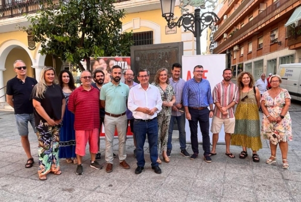 Imagen de la visita a Almuñécar (PSOE)