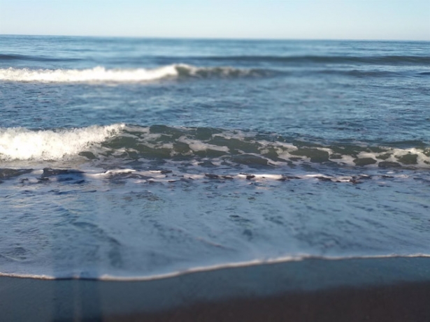 Imagen de la orilla del mar en una playa, foto de recurso (EUROPA PRESS)