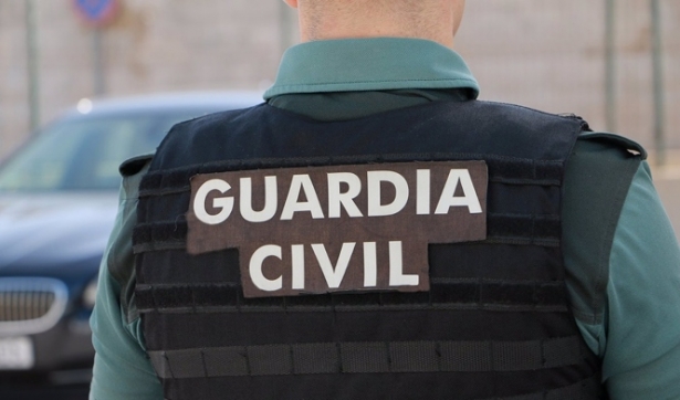 Un agente de la Guardia Civil, de espalda. Archivo. (GUARDIA CIVIL)
