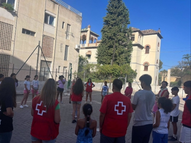 Más de cien menores de Granada han participado en el campamento de verano de Cruz Roja y Emasagra (EMASAGRA) 