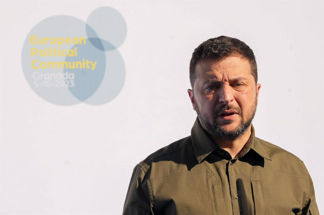 El presidente de Ucrania, Volodimir Zelenski, atiende a los medios a su llegada al Palacio de Congresos de Granada para participar en la cumbre de la Comunidad Política Europea (FRANCISCO J. OLMO - EUROPA PRESS) El presidente de Ucrania, Volodimir Zelenski, atiende a los medios a su llegada al Palacio de Congresos de Granada para participar en la cumbre de la Comunidad Política Europea (FRANCISCO J. OLMO - EUROPA PRESS)