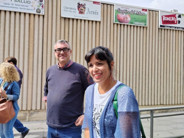 El candidato de la formación a la Alcaldía de Granada, Paco Cabello, junto a Teresa Rodríguez, en la campaña de las pasadas municipales (ADELANTE ANDALUCÍA)