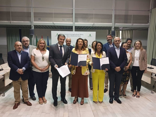 Acuerdo entre Endesa y la Consejería de Agricultura mediante el que se comprometen a aunar esfuerzos a fin de desarrollar proyectos de adaptación de las líneas eléctricas (ENDESA) Acuerdo entre Endesa y la Consejería de Agricultura mediante el que se comprometen a aunar esfuerzos a fin de desarrollar proyectos de adaptación de las líneas eléctricas (ENDESA)