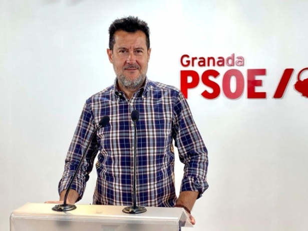 El secretario de Política Institucional y Comunicación del PSOE de Granada, Alejandro Zubeldia (PSOE)