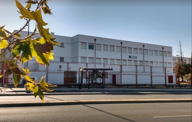 Escuela Oficial de Idiomas de Granada capital, en imagen de archivo (JUNTA) 