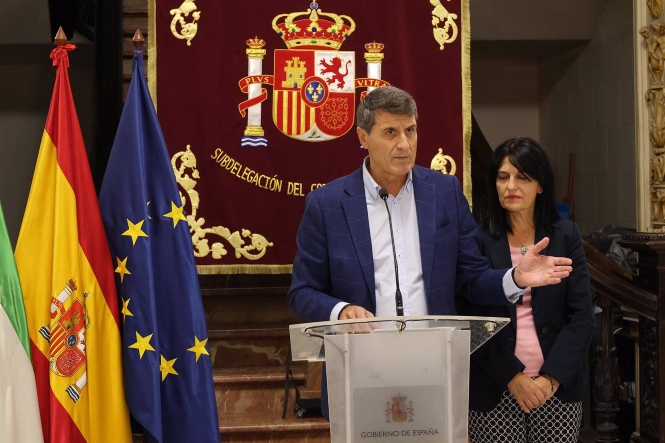 magen de archivo de Pedro Fernández junto a la subdelegada del Gobierno en Granada, Inmaculada López Calahorro. (DELEGACIÓN DEL GOBIERNO) magen de archivo de Pedro Fernández junto a la subdelegada del Gobierno en Granada, Inmaculada López Calahorro. (DELEGACIÓN DEL GOBIERNO)