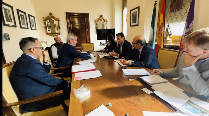 Reunión entre la Autoridad Portuaria de Motril (Granada) y el Ayuntamiento de Jaén (PUERTO DE MOTRIL) Reunión entre la Autoridad Portuaria de Motril (Granada) y el Ayuntamiento de Jaén (PUERTO DE MOTRIL)