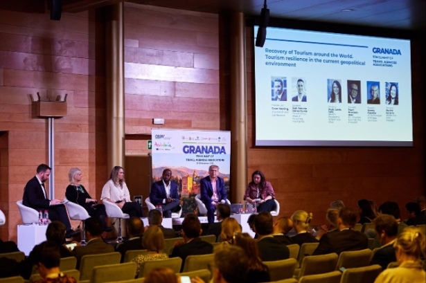 Panel de la 7ª Cumbre Mundial de Asociaciones de Agencias de Viajes (FERMÍN RODRÍGUEZ/REMITIDA POR CEAV) 