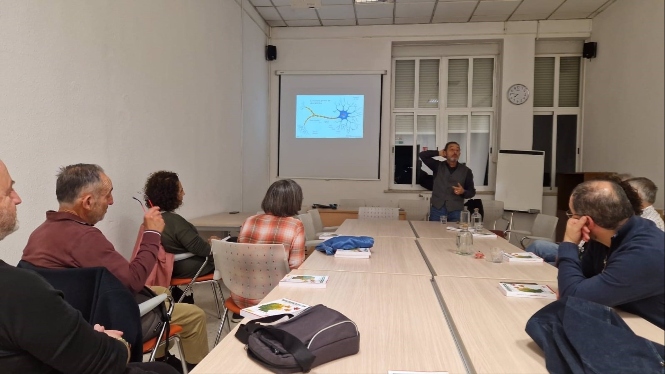 El gerontólogo Miguel Anxo Álvarez presenta en Granada su libro `La memoria de las personas mayores` (CCOO) El gerontólogo Miguel Anxo Álvarez presenta en Granada su libro `La memoria de las personas mayores` (CCOO)