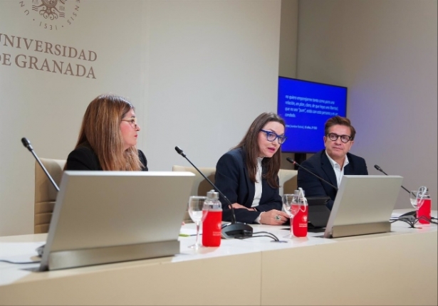 Presentación de `La caja negra del fracaso escolar. Análisis de las trayectorias de éxito/fracaso escolar en Secundaria Obligatoria desde la perspectiva de las relaciones afectivo sexuales adolescentes en la actual sociedad andaluza digital` (UGR) 