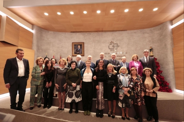 Foto de familia de los homenajeados (COF) 