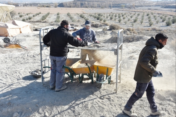 Trabajo en el yacimiento (AYTO. BAZA) 