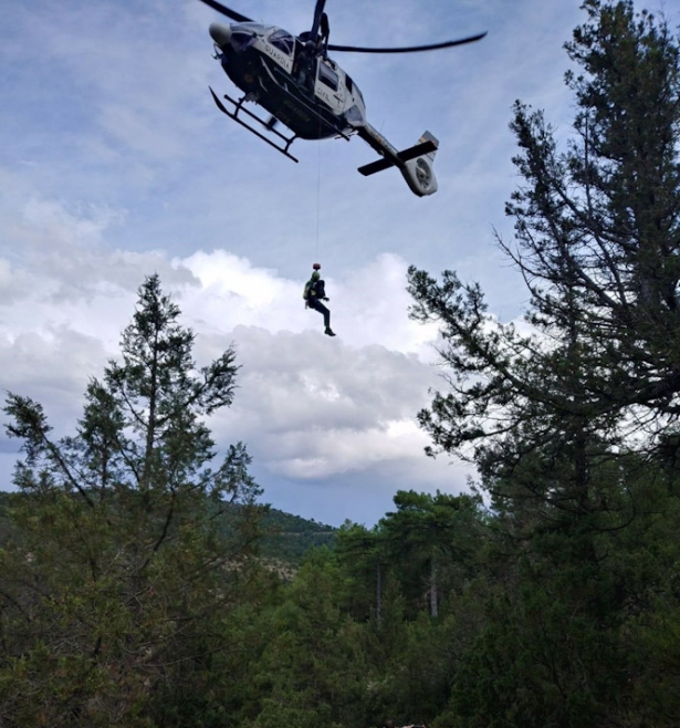 En el rescate ha intervenido el helicóptero de la Guardia Civil (GUARDIA CIVIL)