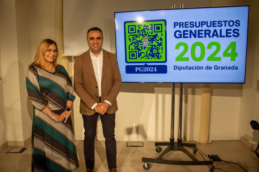 Ana Molina, diputada de Economía y Atención al Alcalde, y Francis Rodríguez, presidente de la Diputación, presentan los presupuestos provinciales (CRISTIAN RODRÍGUEZ) Ana Molina, diputada de Economía y Atención al Alcalde, y Francis Rodríguez, presidente de la Diputación, presentan los presupuestos provinciales (CRISTIAN RODRÍGUEZ)