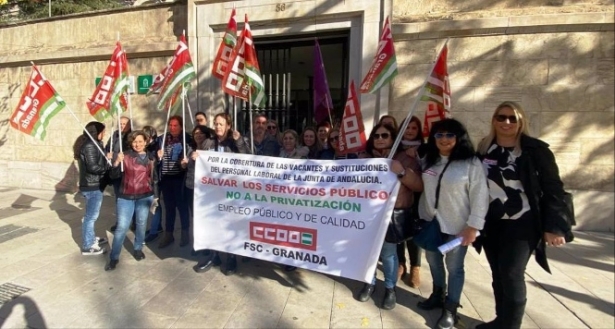 Protesta ante la sede de la Junta de Andalucía en Granada (CCOO) 