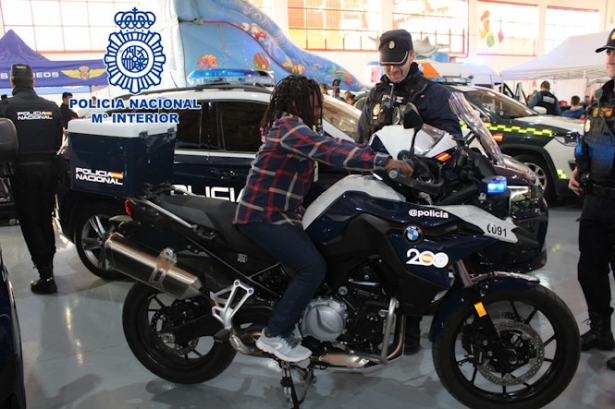 Stand de la Policía Nacional en Juveándalus (POLICÍA NACIONAL)