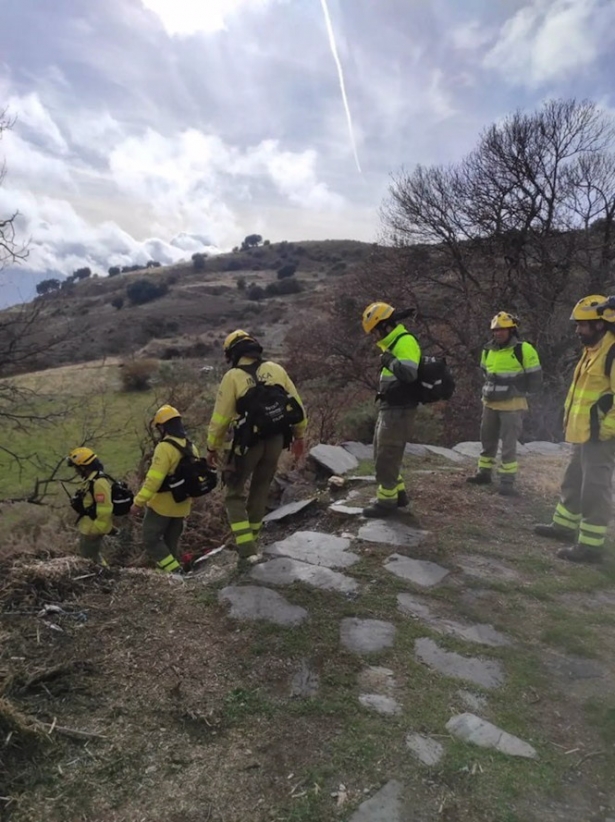 Bomberos forestales que participaron en la búsqueda (INFOCA/ARCHIVO)