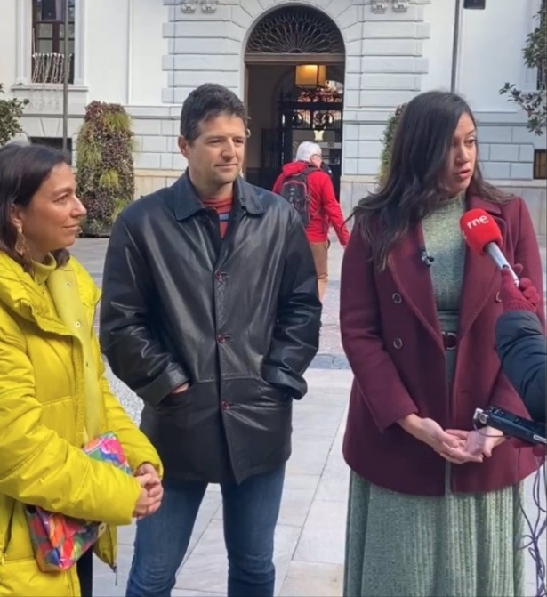 Mayte Olalla, Cecilio Sánchez y Mar González, en la Plaza del Carmen (VAMOS) 