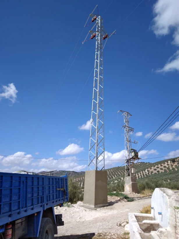 Endesa Tiende Una Línea De Media Tensión Para El Refuerzo De La Red Eléctrica De Loja (ENDESA)