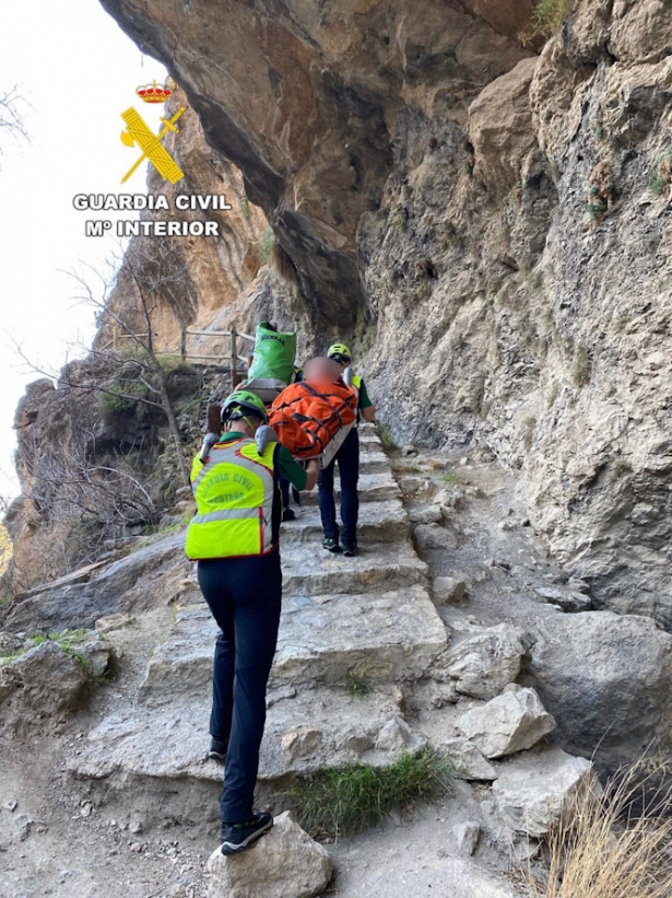 Rescate de un senderista (GUARDIA CIVIL)